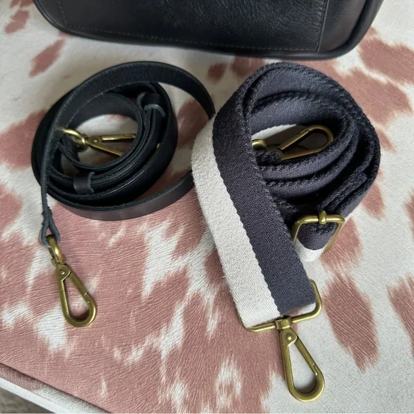 Madewell — The Large Transport Camera Bag in true black - Picture 14 of 15